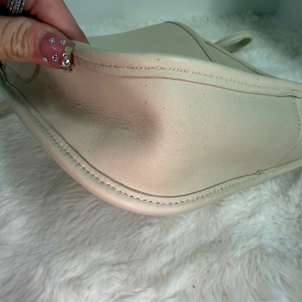 Authentic Vintage Coach Lindsay 9163 Bone USA Glove Tanned Leather Crossbody - Picture 10 of 16